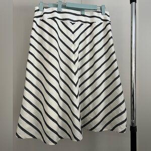 Talbots Striped dark navy & cream linen & cotton flair skirt.